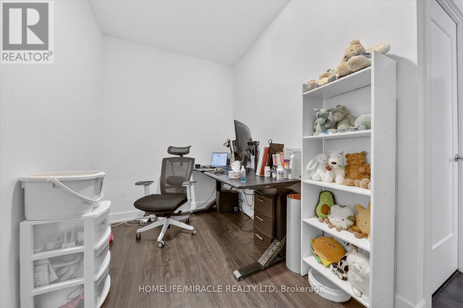 512 - 30 Inn On The Park Drive, Toronto, Ontario  M3C 0P7 - Photo 16 - C12757138