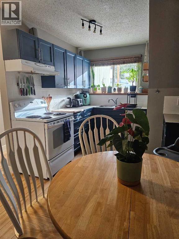 2, 630 3rd Street, Canmore, Alberta  T1W 2J5 - Photo 2 - A2283683