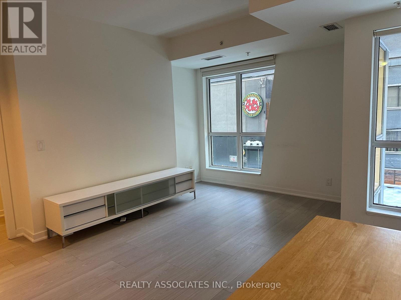 201 - 199 Richmond Street W, Toronto, Ontario  M5V 0H4 - Photo 3 - C12756840