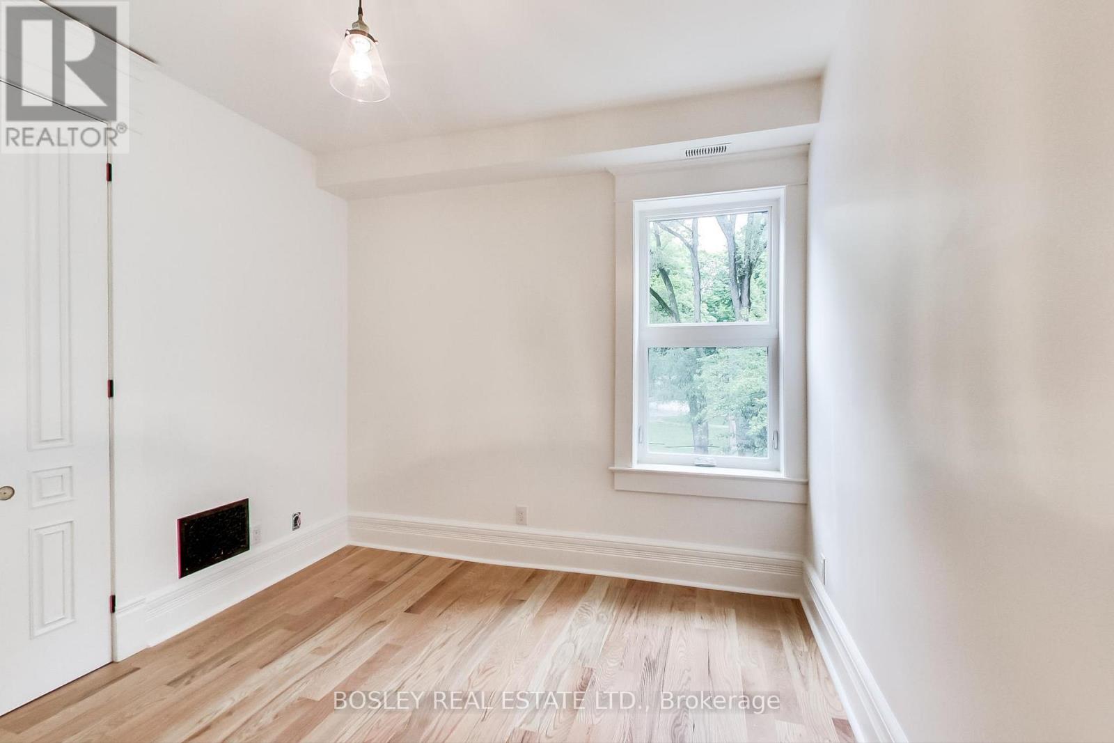 2 - 10 Sylvan Avenue, Toronto, Ontario  M6H 1G3 - Photo 6 - C12756796