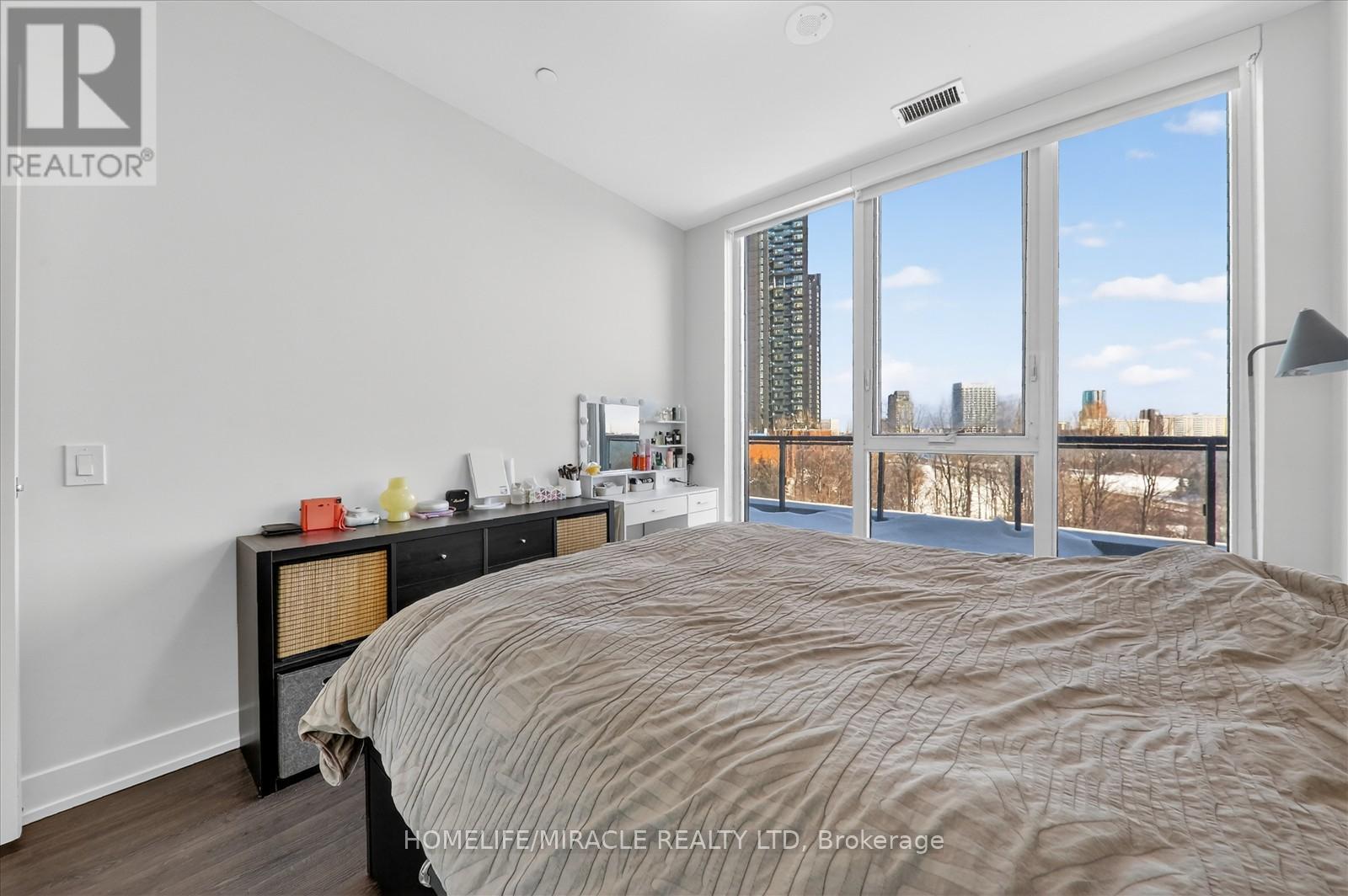 512 - 30 Inn On The Park Drive, Toronto, Ontario  M3C 0P7 - Photo 19 - C12757138