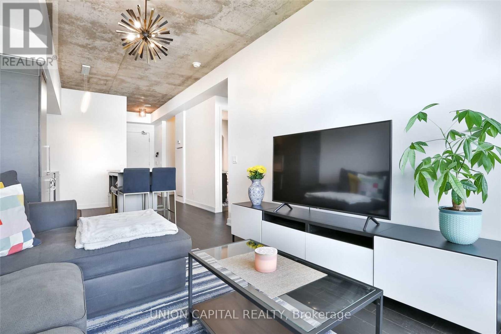 729 - 1030 King Street W, Toronto, Ontario  M6K 3N3 - Photo 2 - C12757194