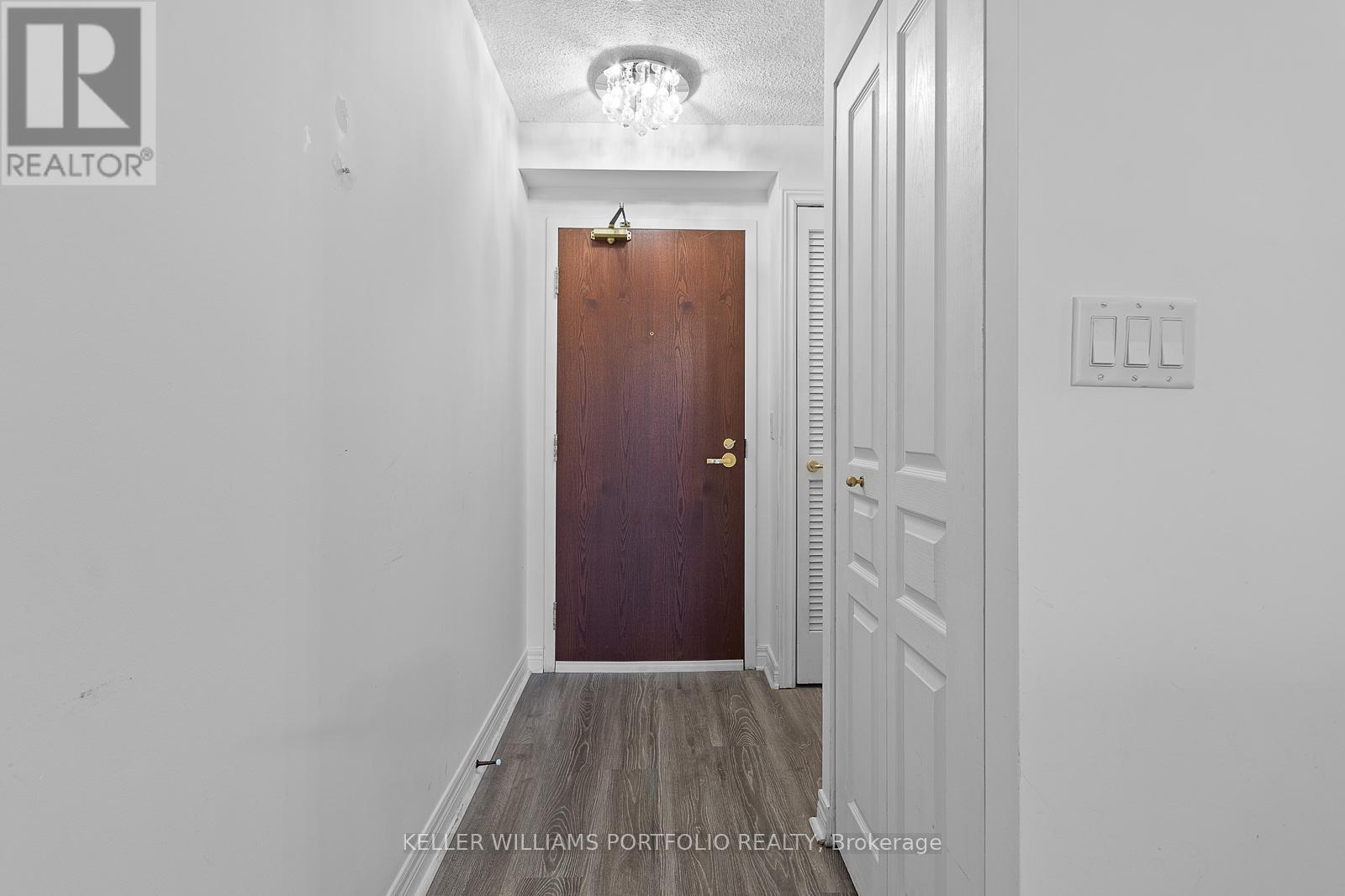 904 - 100 Hayden Street, Toronto, Ontario  M4Y 3C7 - Photo 3 - C12756896