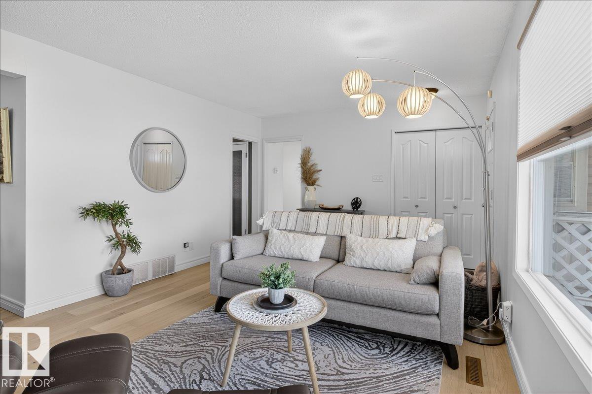 4107 111a St Nw, Edmonton, Alberta  T6J 1G6 - Photo 10 - E4472183