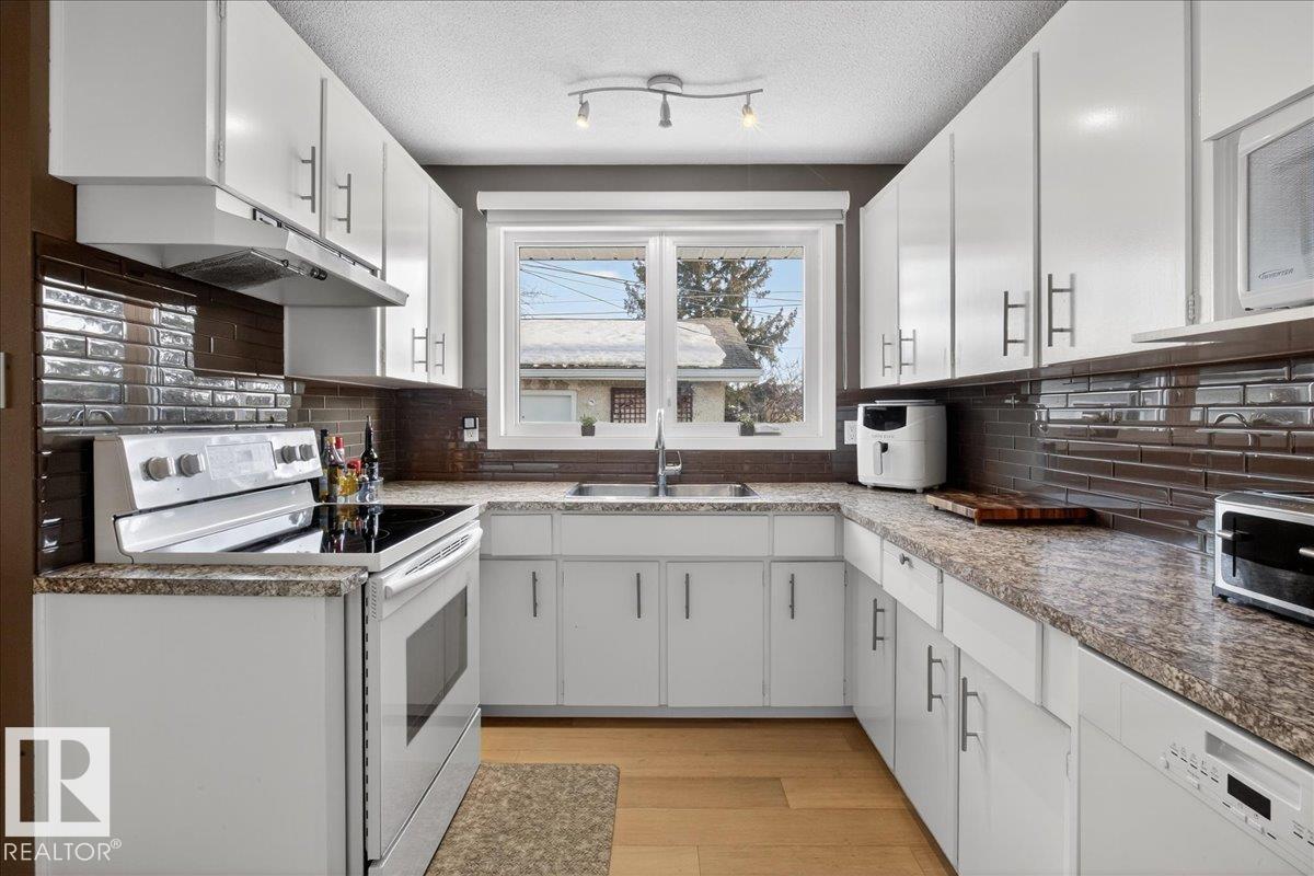 4107 111a St Nw, Edmonton, Alberta  T6J 1G6 - Photo 18 - E4472183