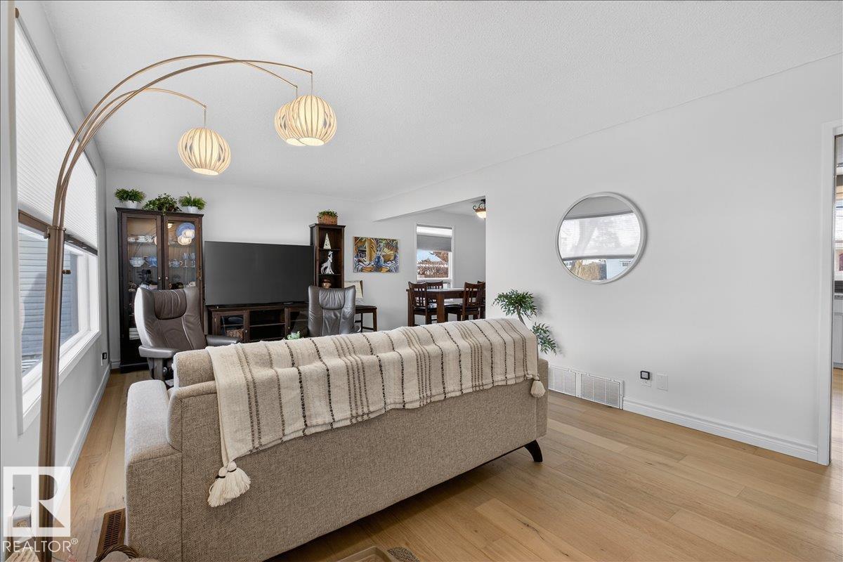 4107 111a St Nw, Edmonton, Alberta  T6J 1G6 - Photo 4 - E4472183