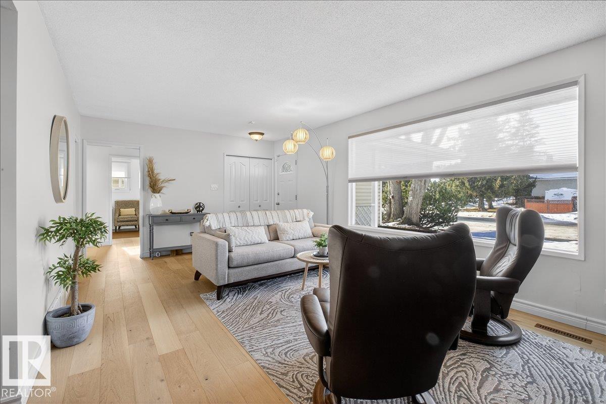 4107 111a St Nw, Edmonton, Alberta  T6J 1G6 - Photo 8 - E4472183