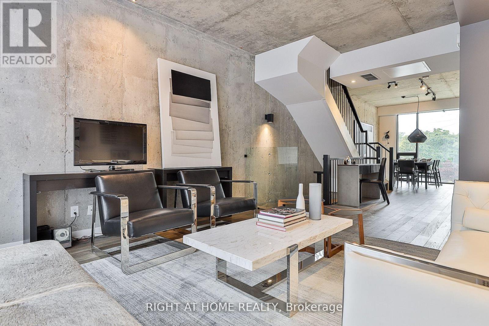 17 - 12 Dervock Crescent, Toronto, Ontario  M2K 1A7 - Photo 3 - C12757320