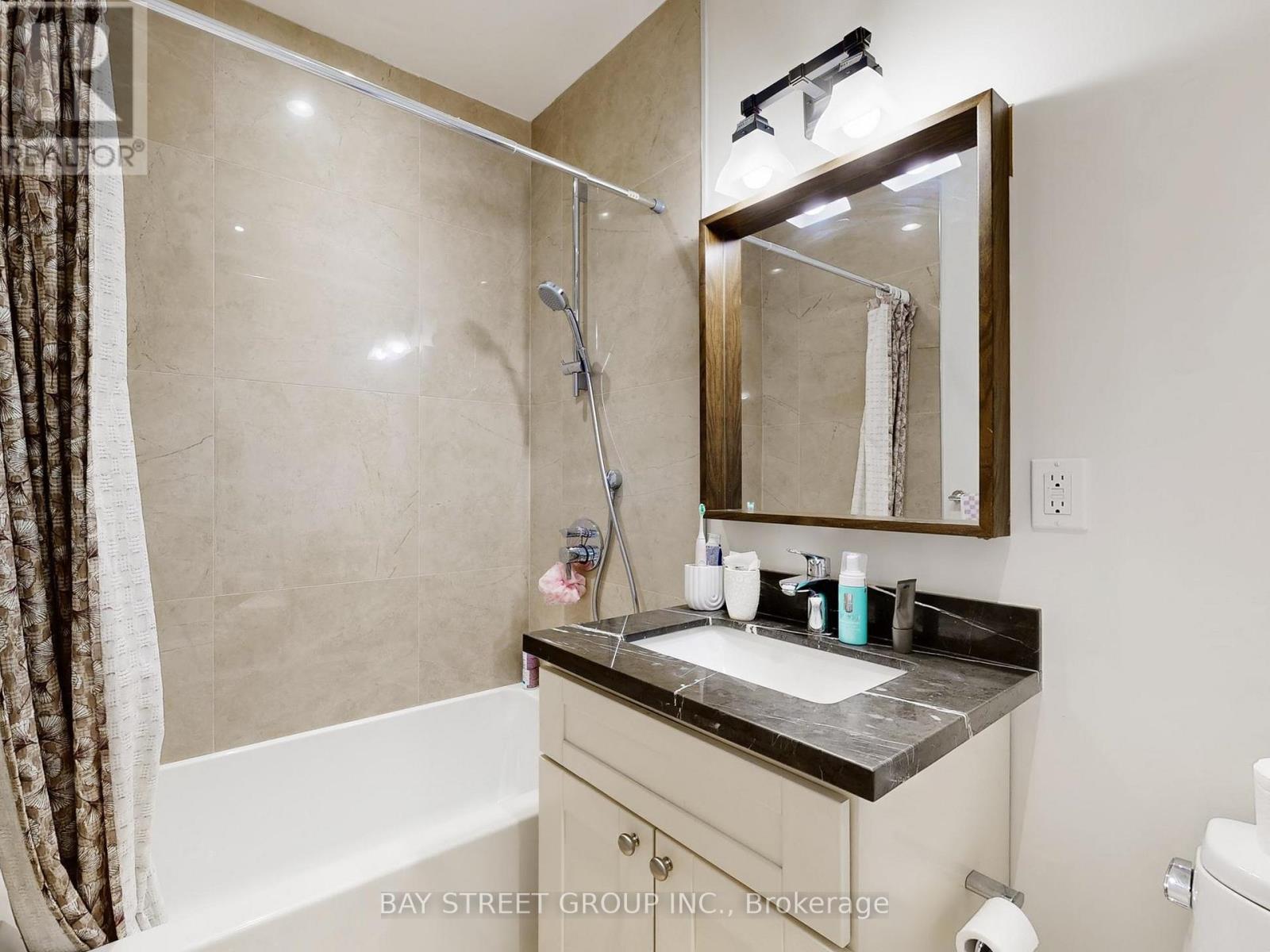 31 Everygreen Gardens, Toronto, Ontario  M4G 2Z5 - Photo 28 - C12757322