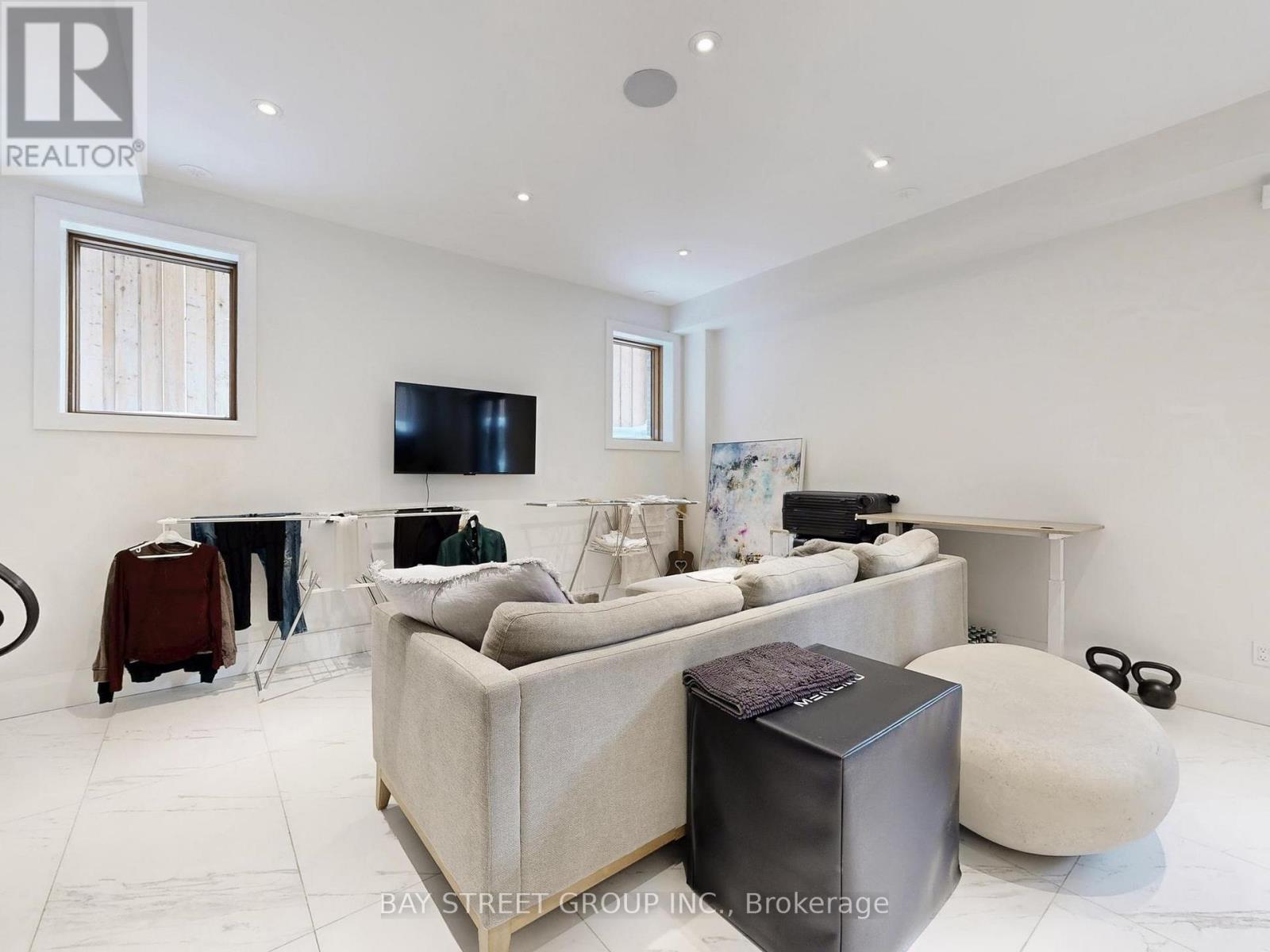 31 Everygreen Gardens, Toronto, Ontario  M4G 2Z5 - Photo 32 - C12757322