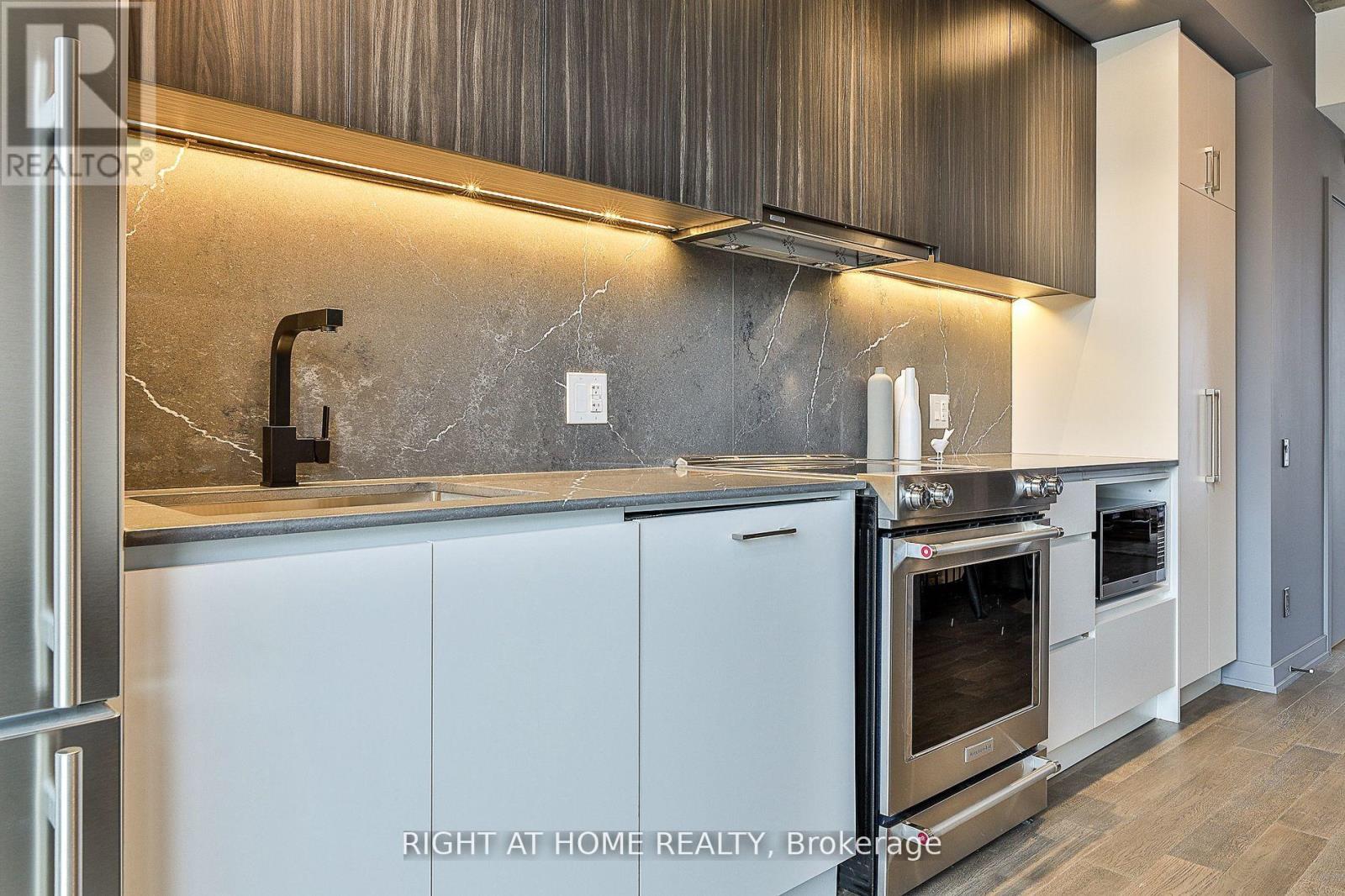 17 - 12 Dervock Crescent, Toronto, Ontario  M2K 1A7 - Photo 7 - C12757320