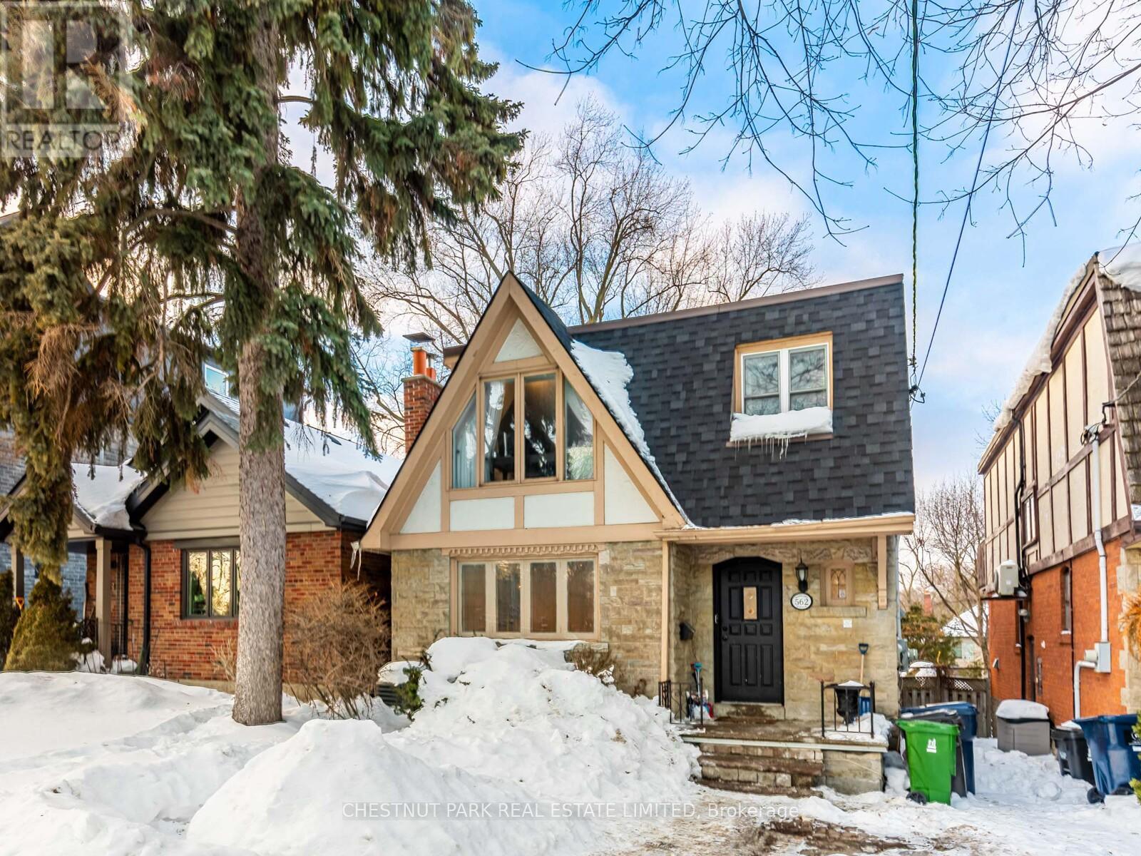 562 Roselawn Avenue, Toronto (Forest Hill North), Ontario  M5N 1K4 - Photo 2 - C12757348