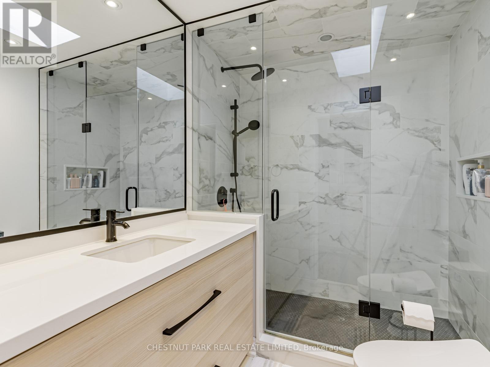 562 Roselawn Avenue, Toronto (Forest Hill North), Ontario  M5N 1K4 - Photo 23 - C12757348