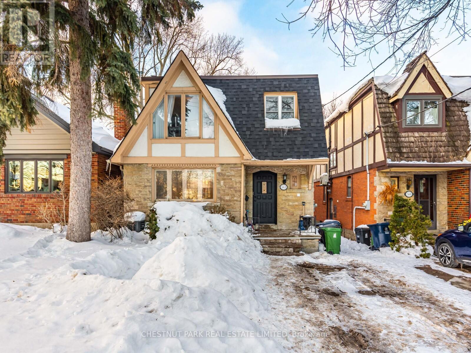 562 ROSELAWN AVENUE, toronto (forest hill north), Ontario