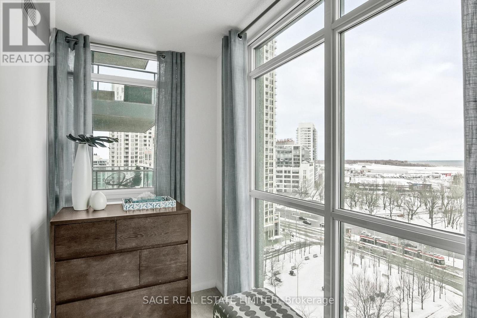 1271 - 209 Fort York Boulevard, Toronto, Ontario  M5V 1B1 - Photo 19 - C12757362