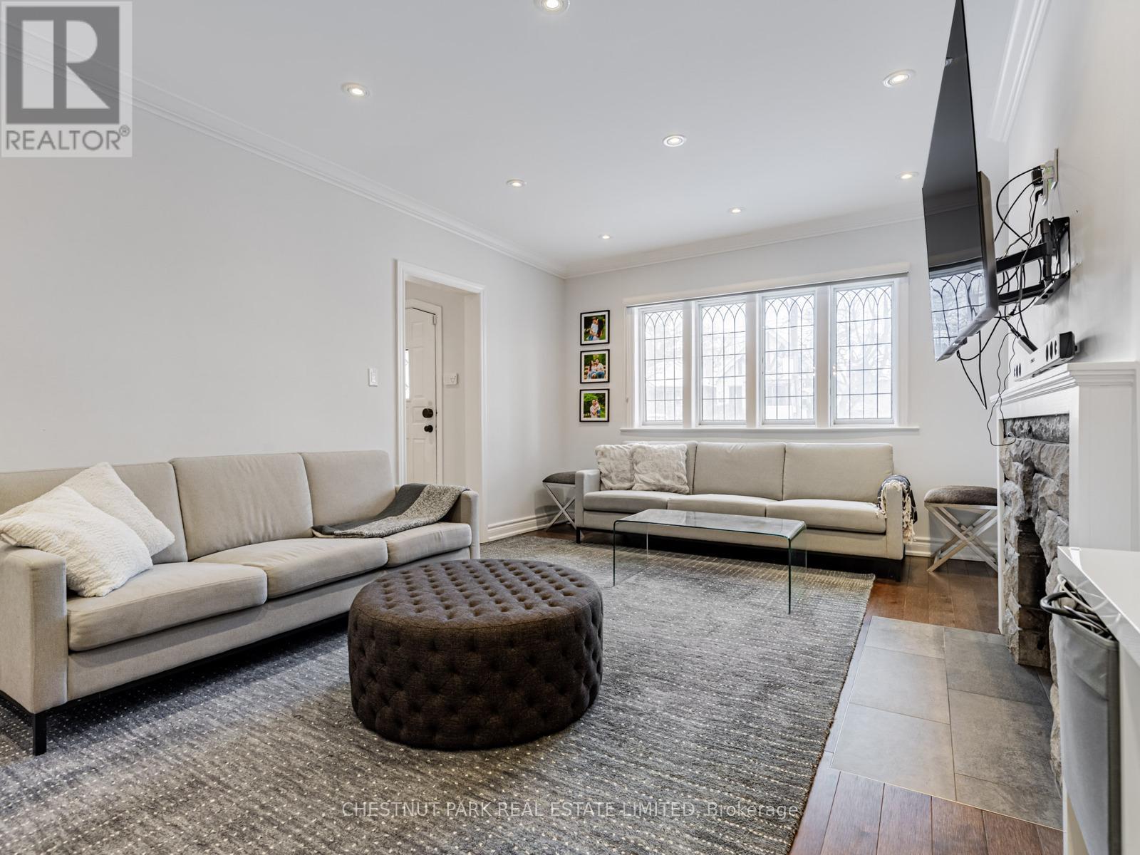 562 Roselawn Avenue, Toronto (Forest Hill North), Ontario  M5N 1K4 - Photo 3 - C12757348