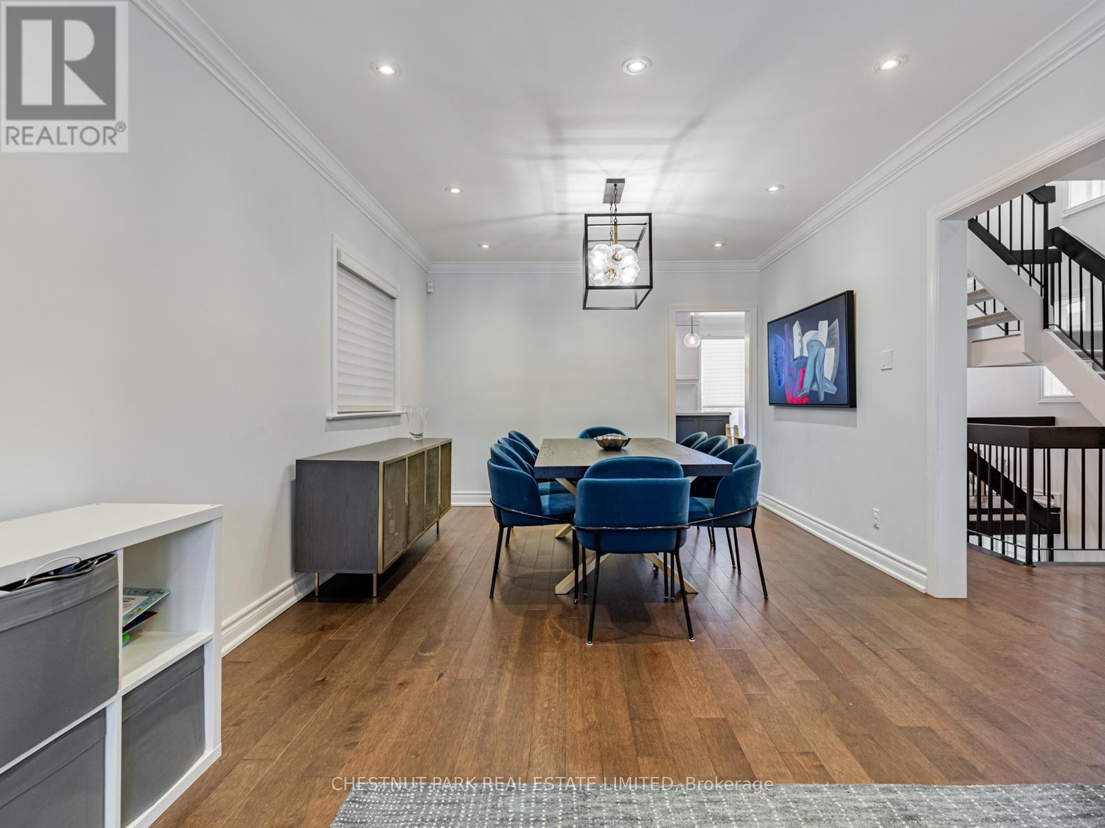 562 Roselawn Avenue, Toronto (Forest Hill North), Ontario  M5N 1K4 - Photo 6 - C12757348