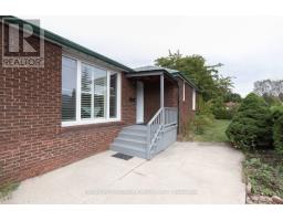 2 COLLINSON BOULEVARD, Toronto, Ontario