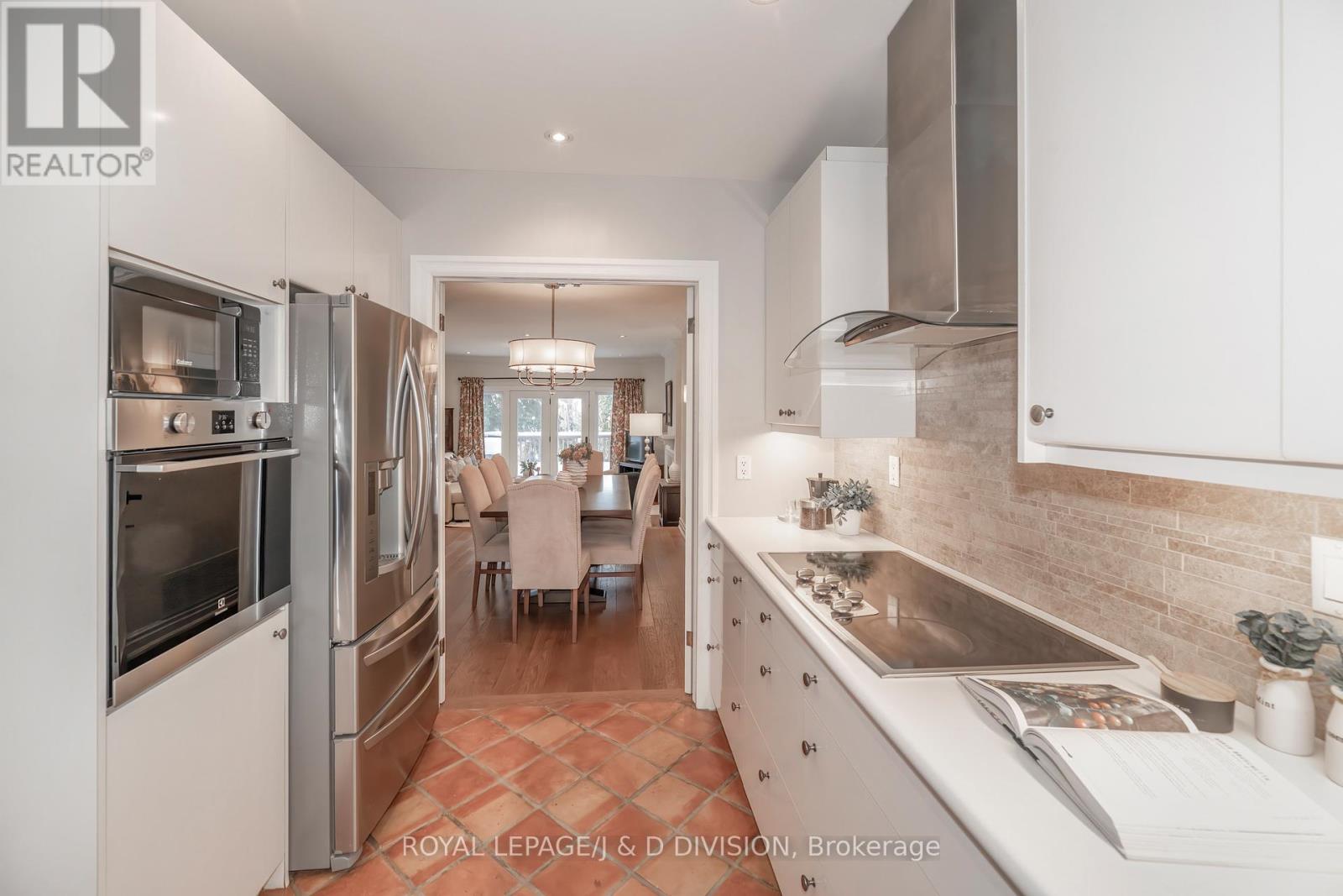 112 Glenforest Road, Toronto (Lawrence Park North), Ontario  M4N 1Z9 - Photo 8 - C12756952