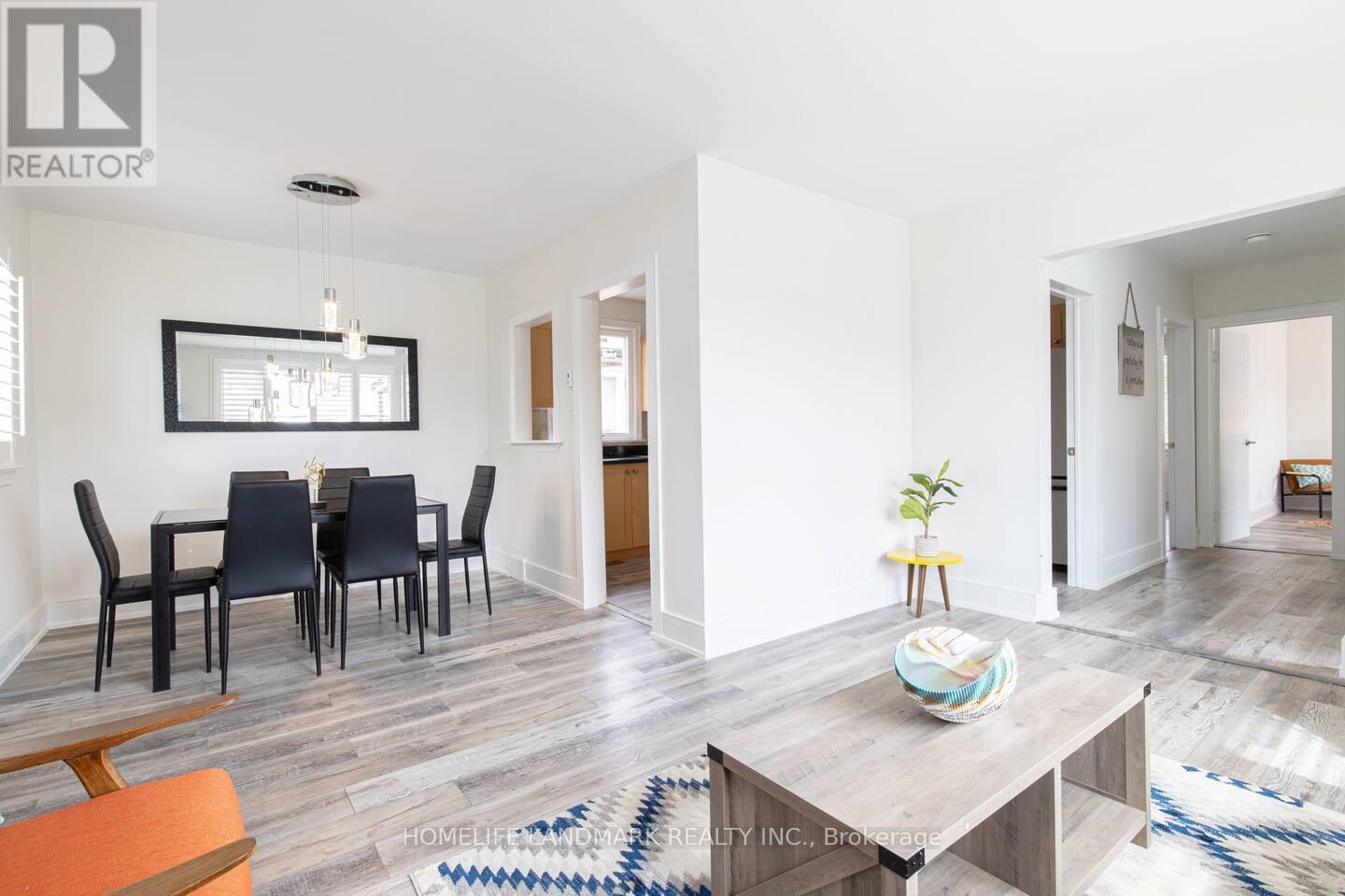 2 Collinson Boulevard, Toronto (Clanton Park), Ontario  M3H 3B8 - Photo 4 - C12757394