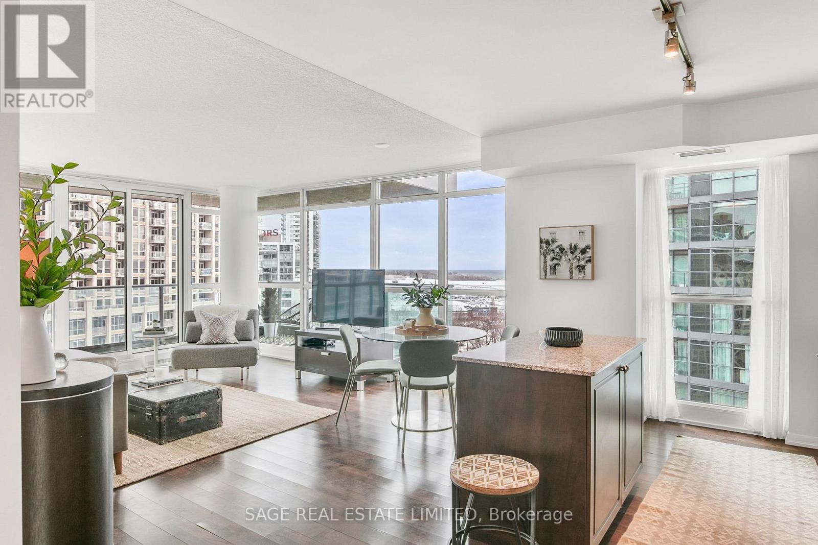 1271 - 209 Fort York Boulevard, Toronto, Ontario  M5V 1B1 - Photo 3 - C12757362