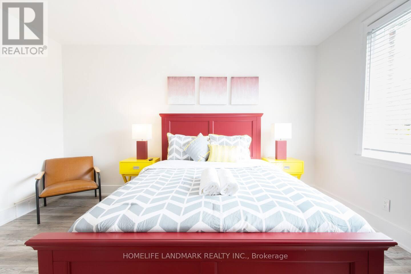 2 Collinson Boulevard, Toronto (Clanton Park), Ontario  M3H 3B8 - Photo 6 - C12757394