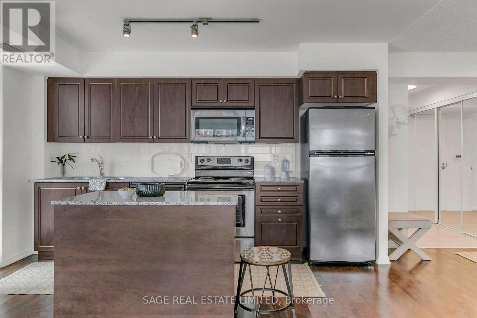 1271 - 209 Fort York Boulevard, Toronto, Ontario  M5V 1B1 - Photo 11 - C12757362