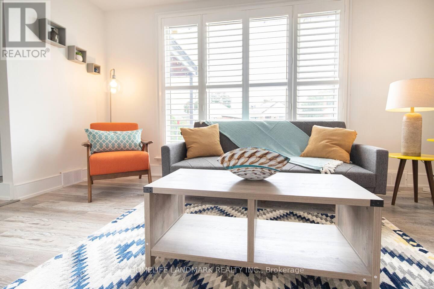 2 Collinson Boulevard, Toronto (Clanton Park), Ontario  M3H 3B8 - Photo 3 - C12757394