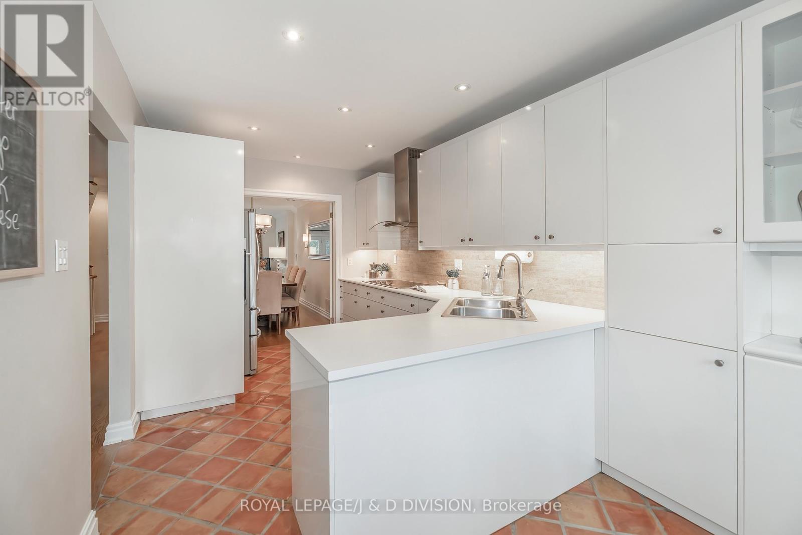 112 Glenforest Road, Toronto (Lawrence Park North), Ontario  M4N 1Z9 - Photo 11 - C12756952