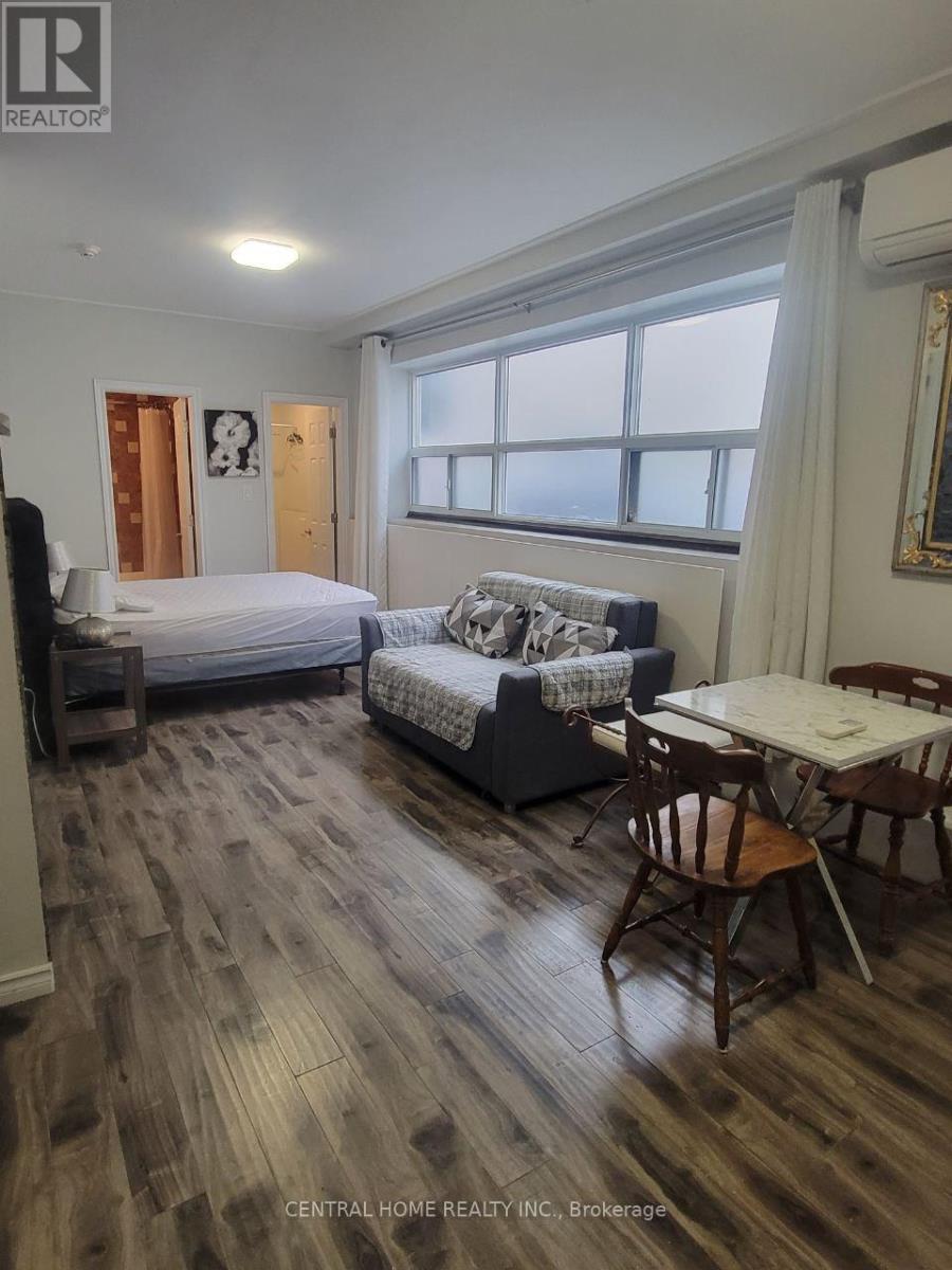 106 RAJAH STREET, toronto (englemount-lawrence), Ontario