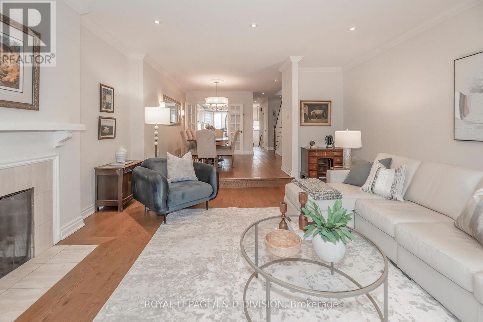 112 Glenforest Road, Toronto (Lawrence Park North), Ontario  M4N 1Z9 - Photo 4 - C12756952