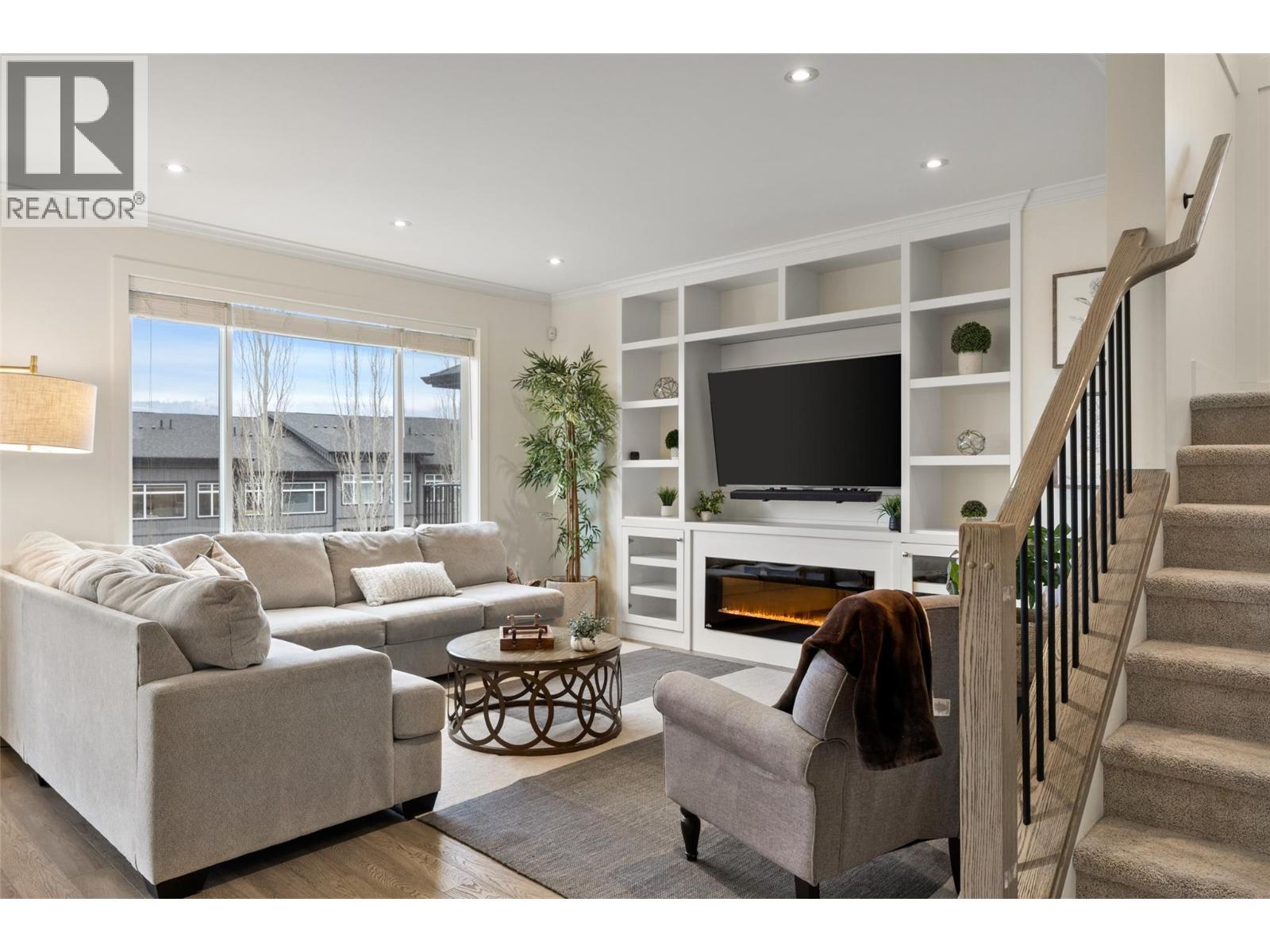 1553 Emerald Drive, Kamloops, British Columbia  V2E 0C4 - Photo 3 - 10374422