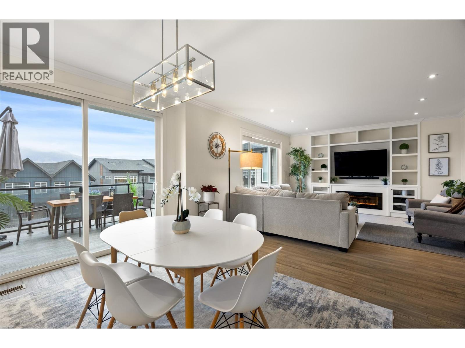 1553 Emerald Drive, Kamloops, British Columbia  V2E 0C4 - Photo 9 - 10374422