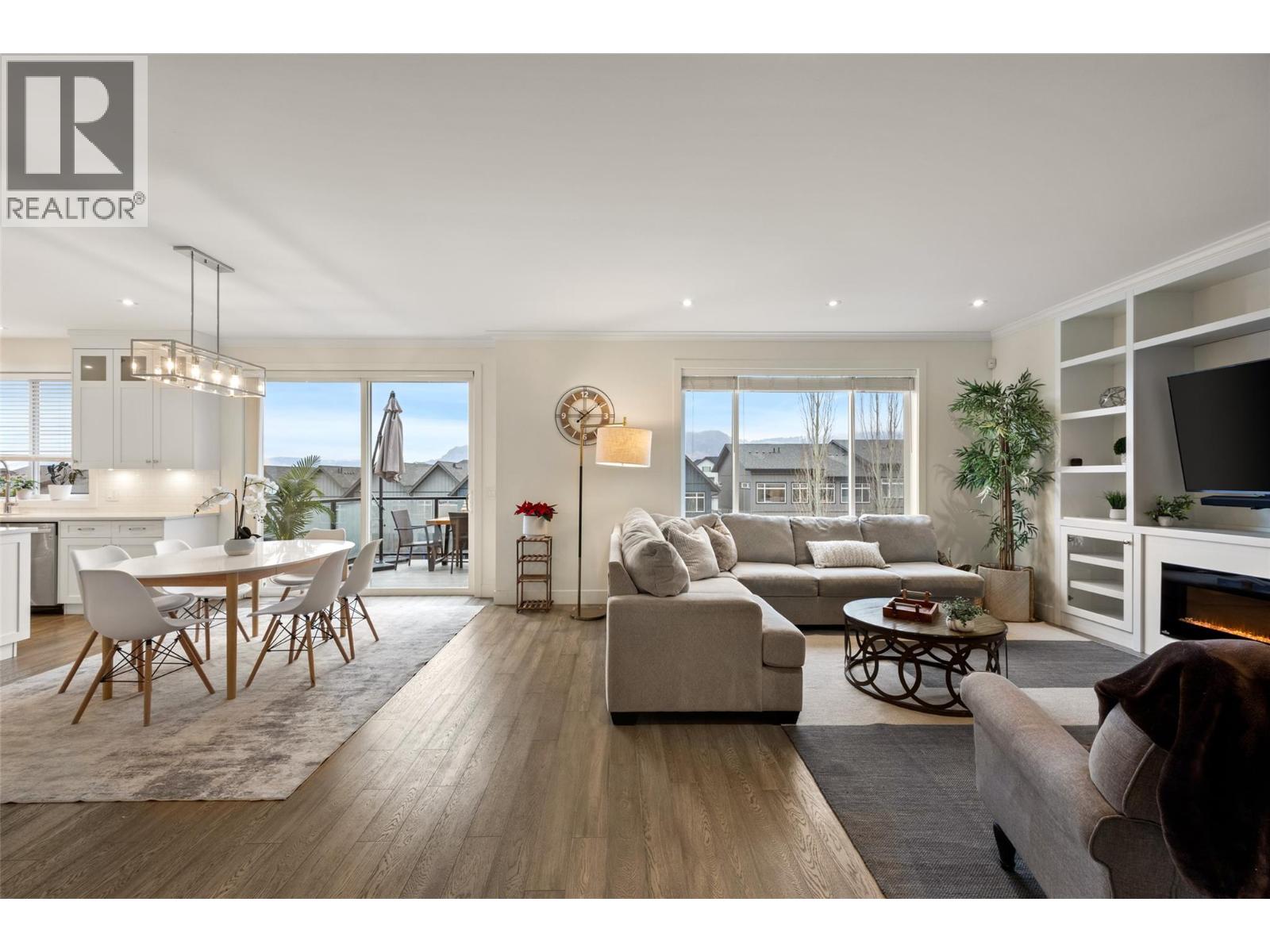 1553 Emerald Drive, Kamloops, British Columbia  V2E 0C4 - Photo 4 - 10374422