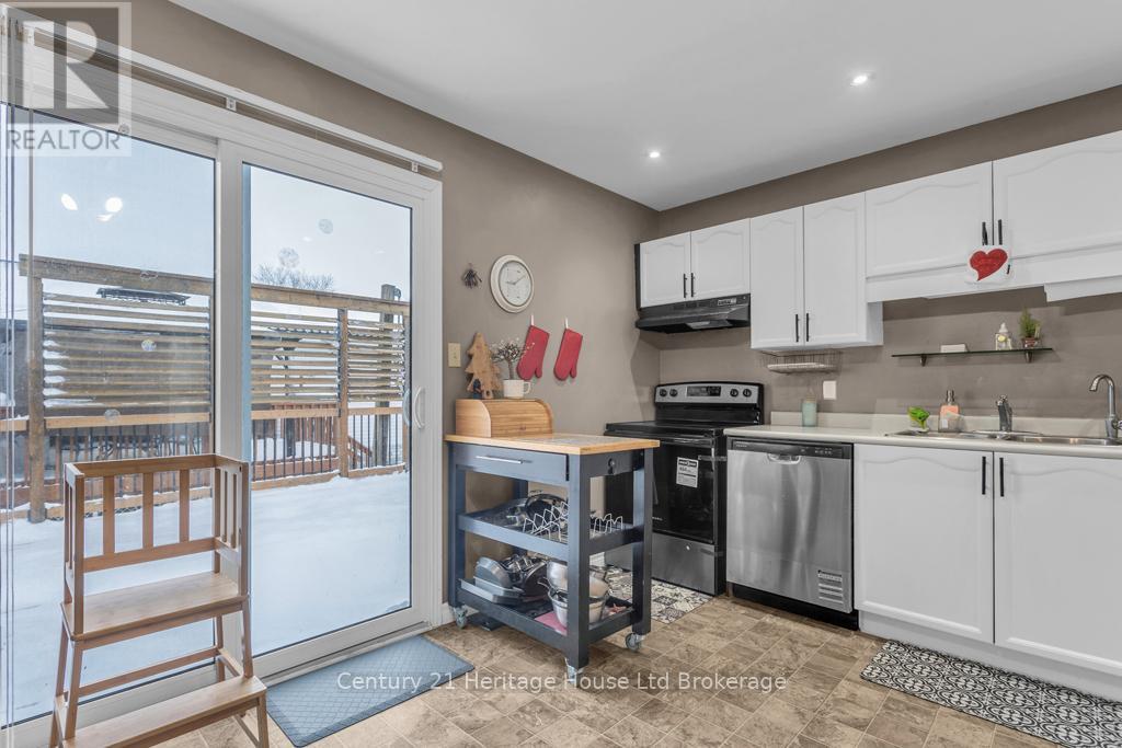 17 Beckett Boulevard, Tillsonburg, Ontario  N4G 5N1 - Photo 5 - X12756496