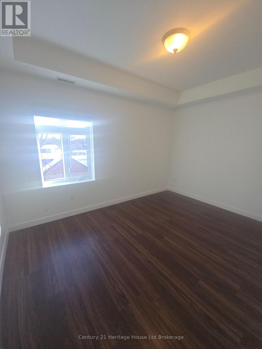 306 - 71 Metcalf Street, Woodstock (Woodstock - South), Ontario  N4S 3E9 - Photo 10 - X12757224