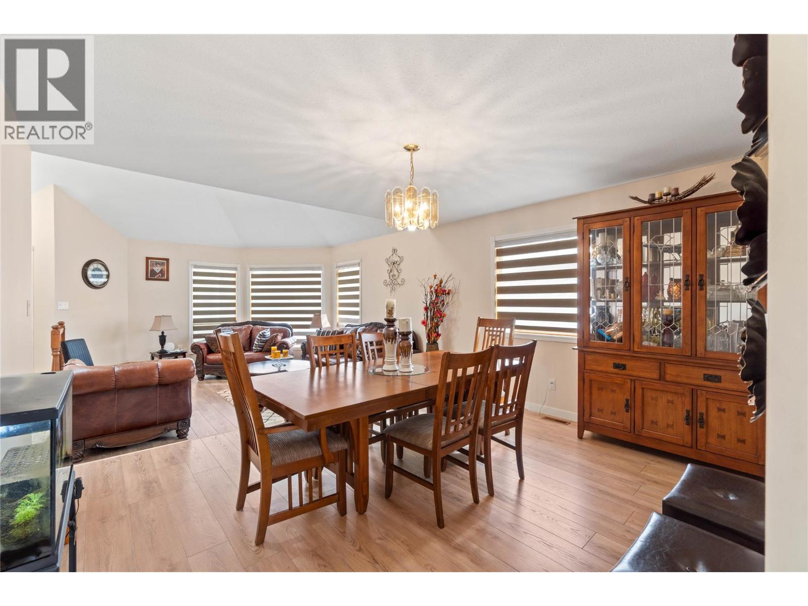 864 Nicolani Drive, Kamloops, British Columbia  V2B 5B3 - Photo 33 - 10374904