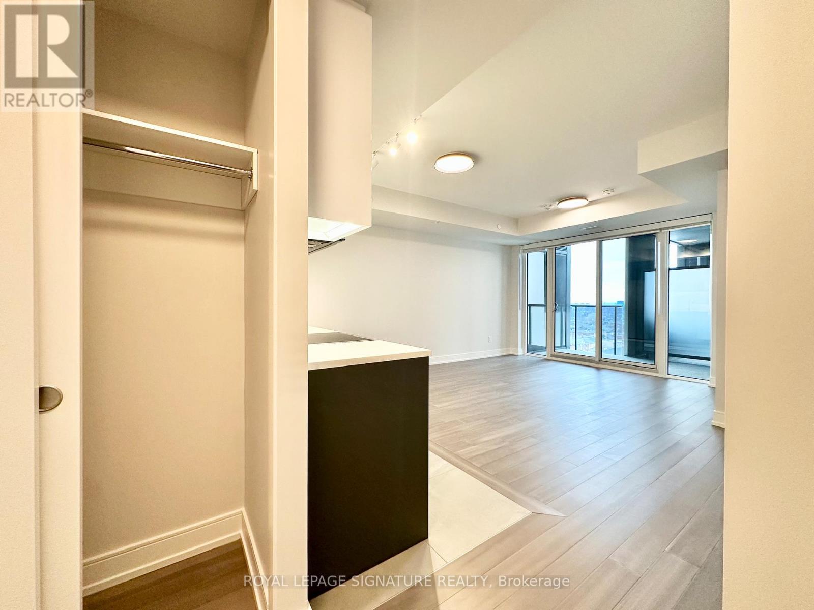 810 - 664 Spadina Avenue, Toronto (University), Ontario  M5S 0G4 - Photo 2 - C12757516