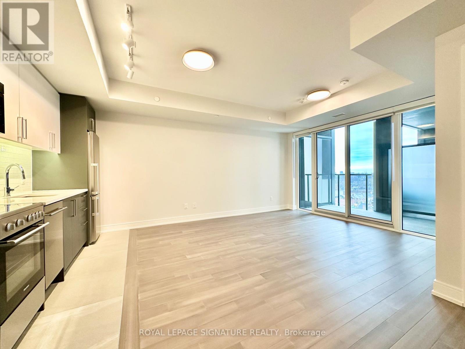 810 - 664 Spadina Avenue, Toronto (University), Ontario  M5S 0G4 - Photo 3 - C12757516