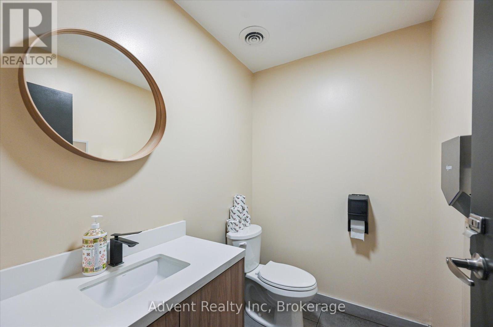 41 Baldwin Street, Toronto, Ontario  M5T 1L1 - Photo 9 - C12757472