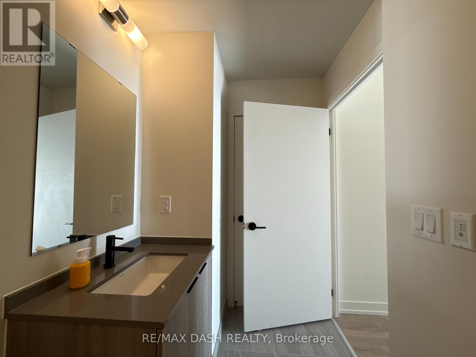 906 - 181 Sterling Road, Toronto (Dufferin Grove), Ontario  M6R 2B2 - Photo 13 - C12757540