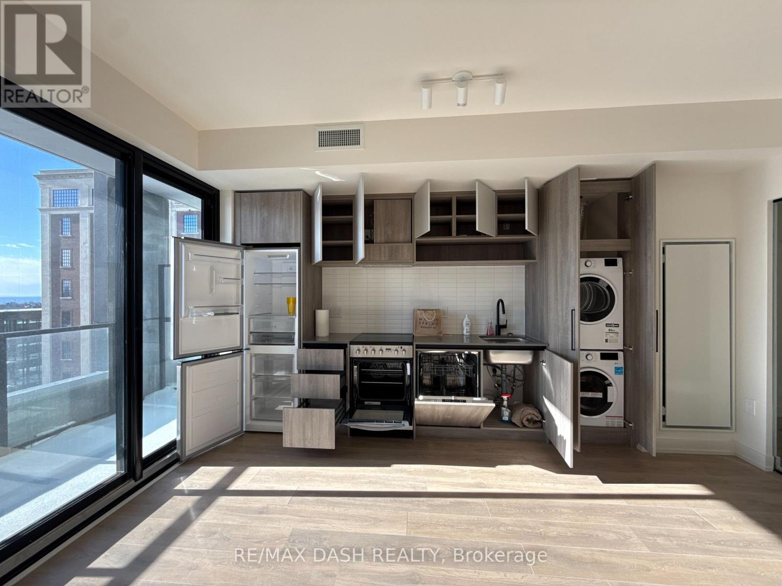 906 - 181 Sterling Road, Toronto (Dufferin Grove), Ontario  M6R 2B2 - Photo 21 - C12757540