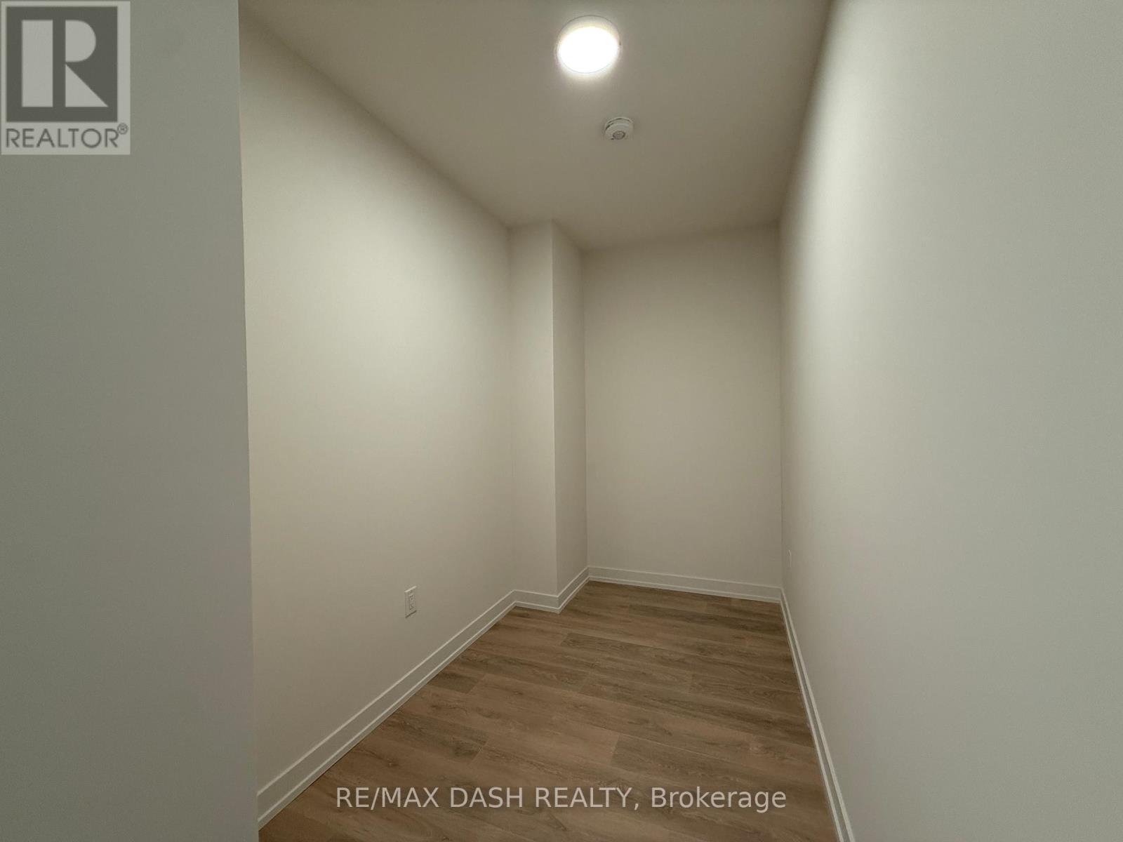 906 - 181 Sterling Road, Toronto (Dufferin Grove), Ontario  M6R 2B2 - Photo 4 - C12757540