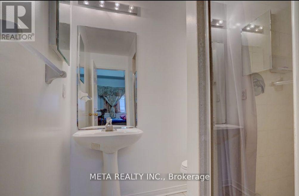 57 Hobson Avenue, Toronto (Victoria Village), Ontario  M4A 2X7 - Photo 12 - C12757558