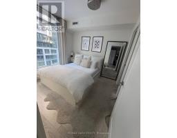 716 - 27 BATHURST STREET, Toronto, Ontario