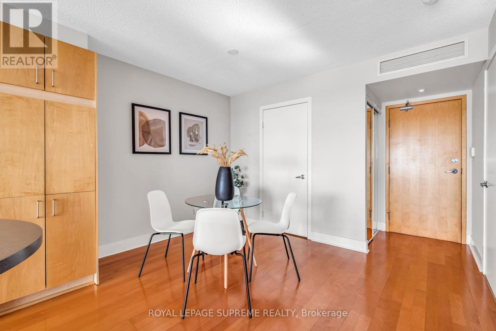 1226 - 550 Queens Quay W, Toronto, Ontario  M5V 3M8 - Photo 7 - C12757604