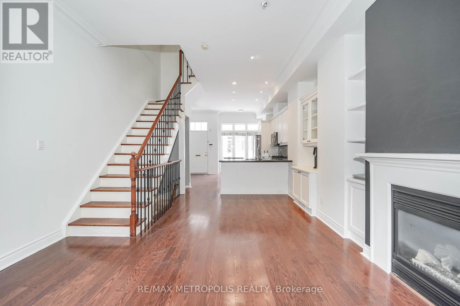 14 Luscombe Lane, Toronto, Ontario  M4Y 3B5 - Photo 9 - C12757698