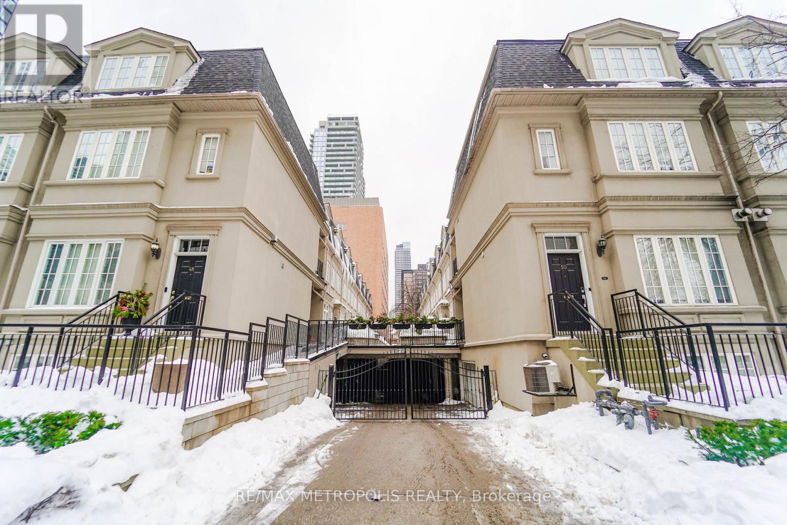 14 LUSCOMBE LANE, Toronto, Ontario