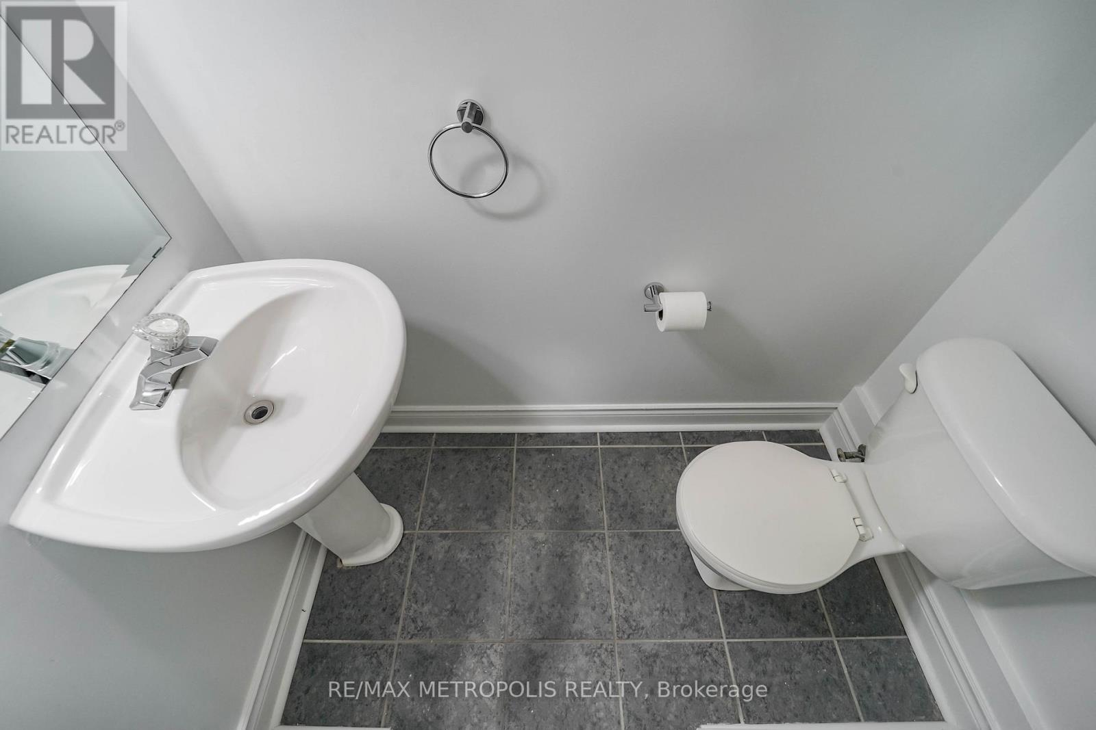 14 Luscombe Lane, Toronto, Ontario  M4Y 3B5 - Photo 32 - C12757698