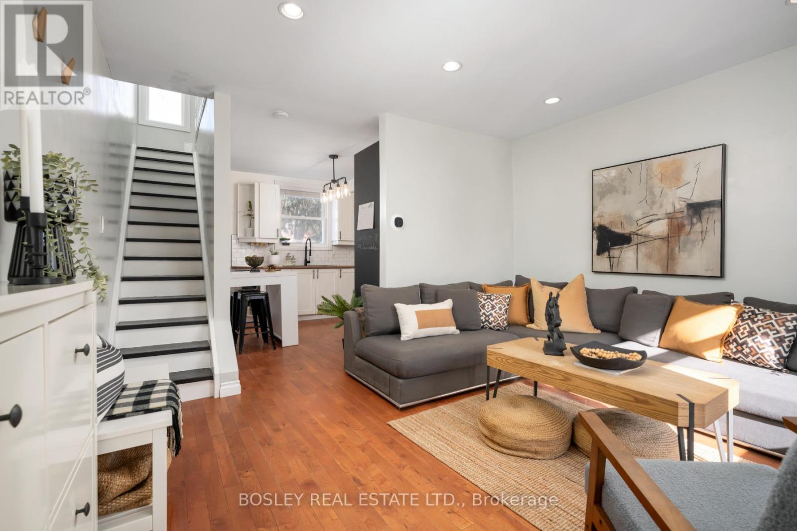 24 Queensdale Avenue, Toronto, Ontario  M4J 1X9 - Photo 4 - E12753688